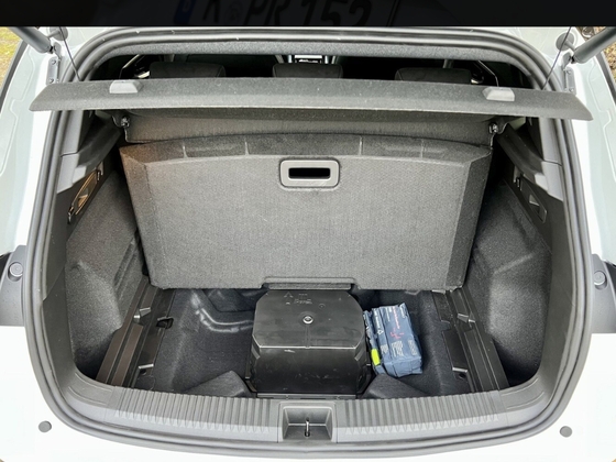 Batterie im Kofferraum